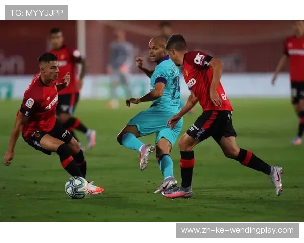 欧冠巴塞罗那球队战况实时追踪与分析